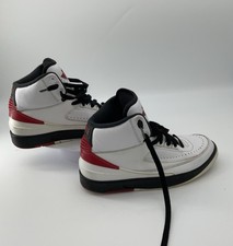 Air Jordan 2 Retro GS 'Chicago' Size 7Y 
