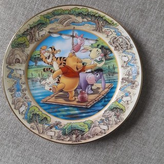 Bradford Exchange Disney Winnie The Pooh Grand Adventure Plate to the rescue