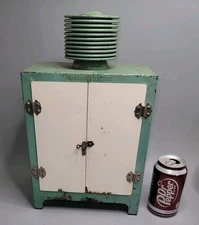 General Electric Salesman Sample Toy Refrigerator Circa 1920s Green & White 15"
