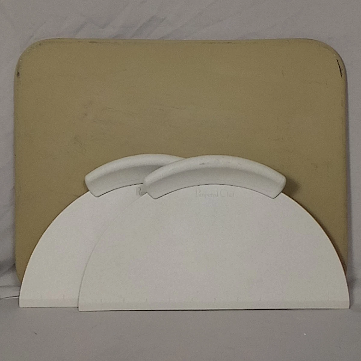 The Pampered Chef Pizza Stone Oven Rectangle 12"X 15" & Mega Lifter Dough Scrape
Opens in a new wind
