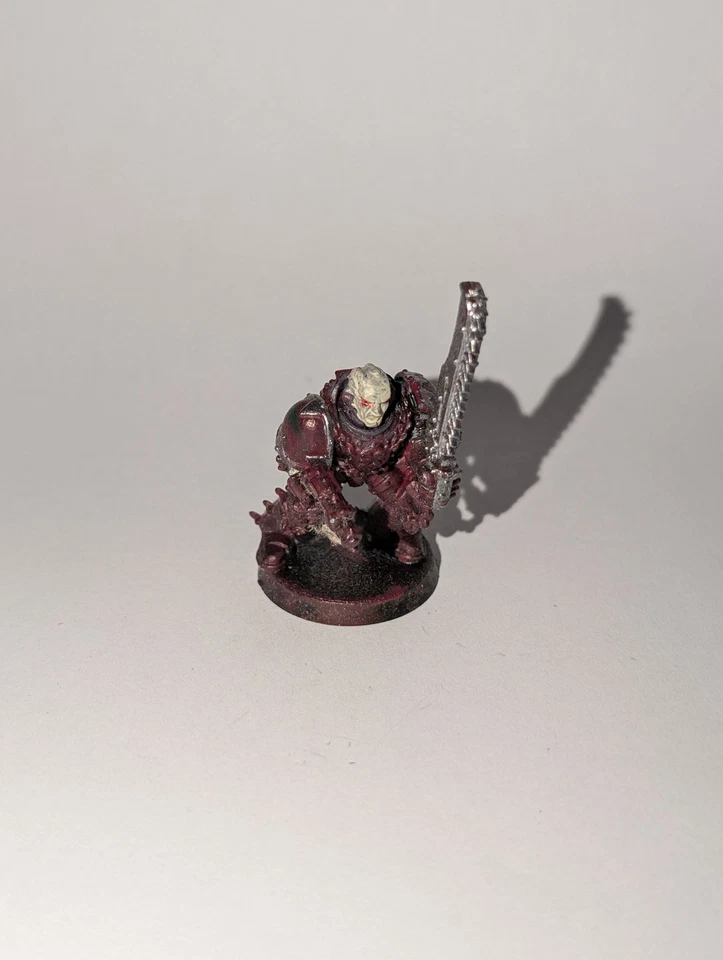 Space Marine Kettenschwert Pistole bemalt weinrot Warhammer 40K - Bild 1 von 4