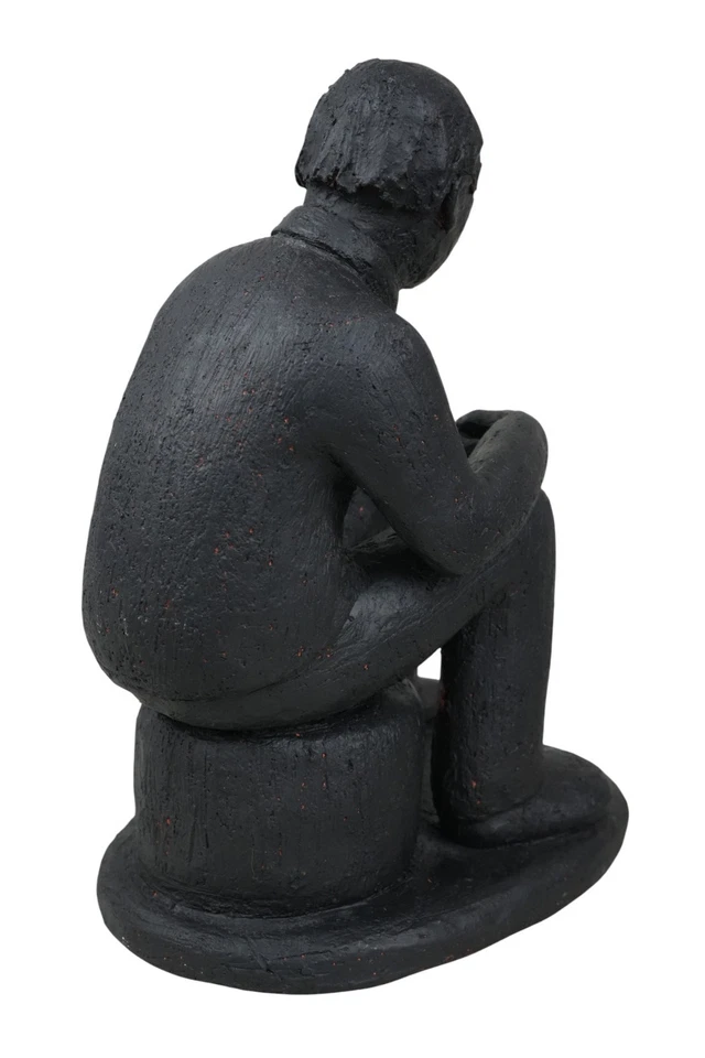#604 Tonfigur sitzender Mann, 21cm - Bild 3 von 4