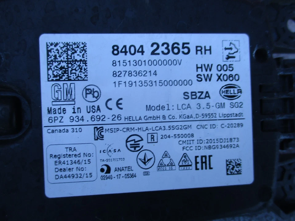 Chevrolet Traverse 2018-2021 módulo radar punto ciego trasero derecho OEM 84042365 Foto 2 de 4