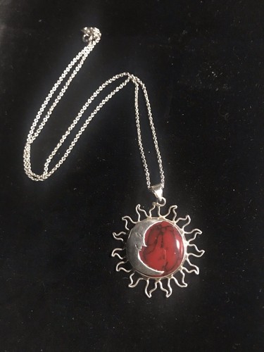 Sterling Anhänger Mondsichel / Sonne auf Karneol magisch