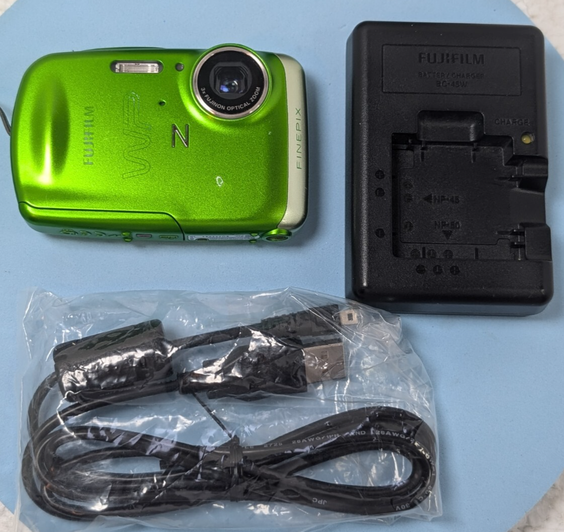 Fujifilm FinePix Z33 WP Waterproof Digital Camera Fully Functional Except Flash