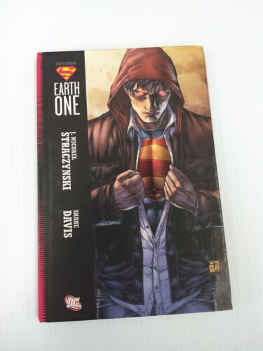 Superman Earth One DC Comics HARDCOVER Graphic Novel Comic Book Straczynski - Afbeelding 1 van 6