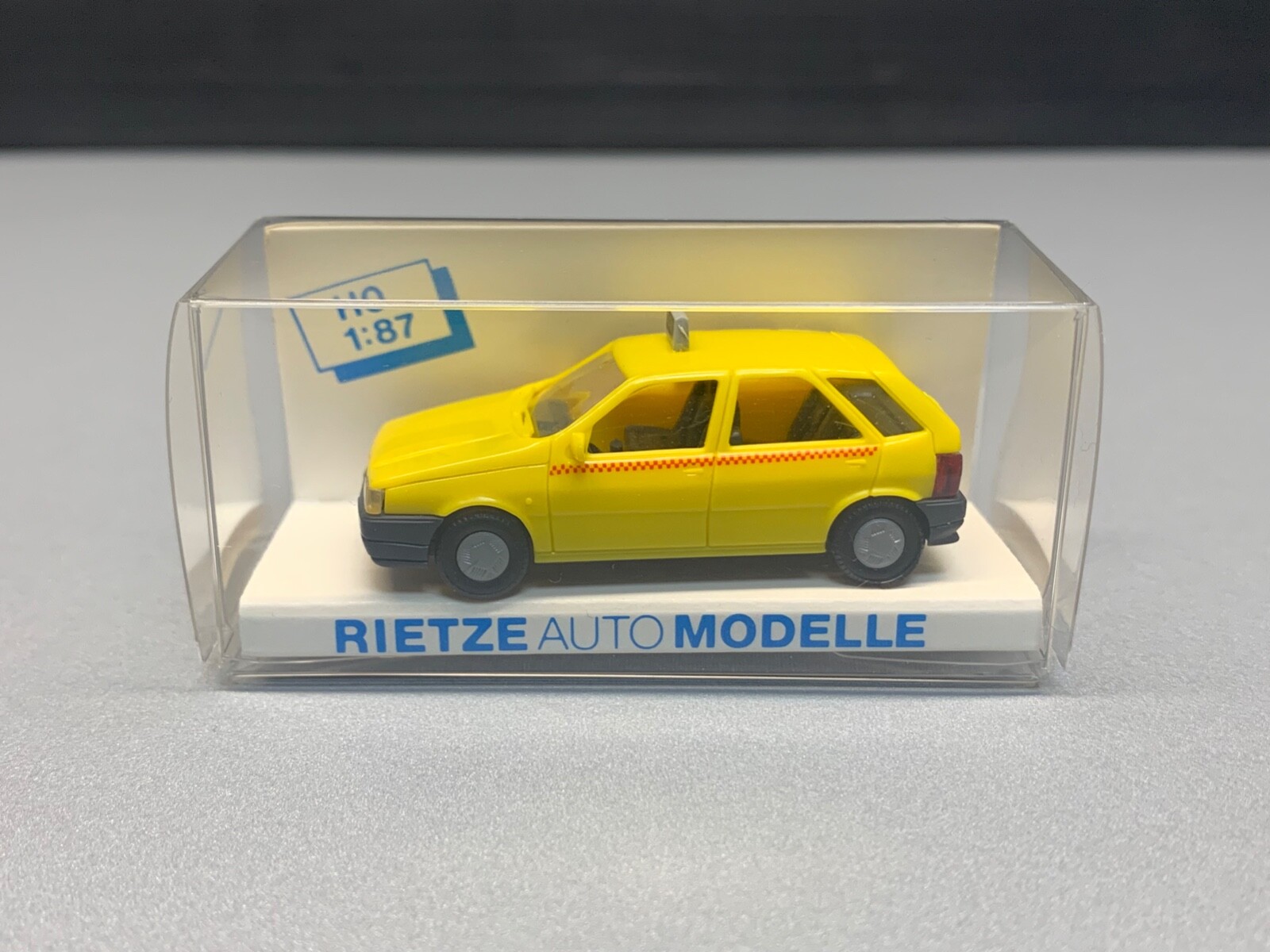 Foto 2 di 12