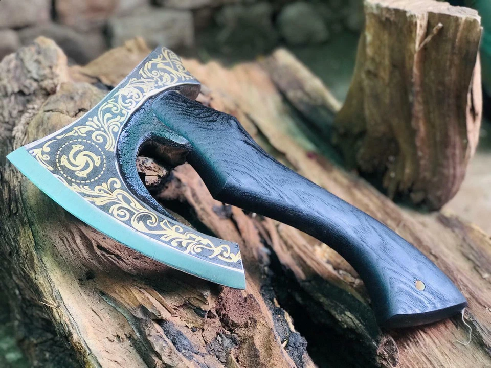 CUSTOM HANDMADE AXE SPECAIL VIKING AXE GOLDEN ECTHED BLADE & ASH WOOD HANDLE AX - Image 2 of 4