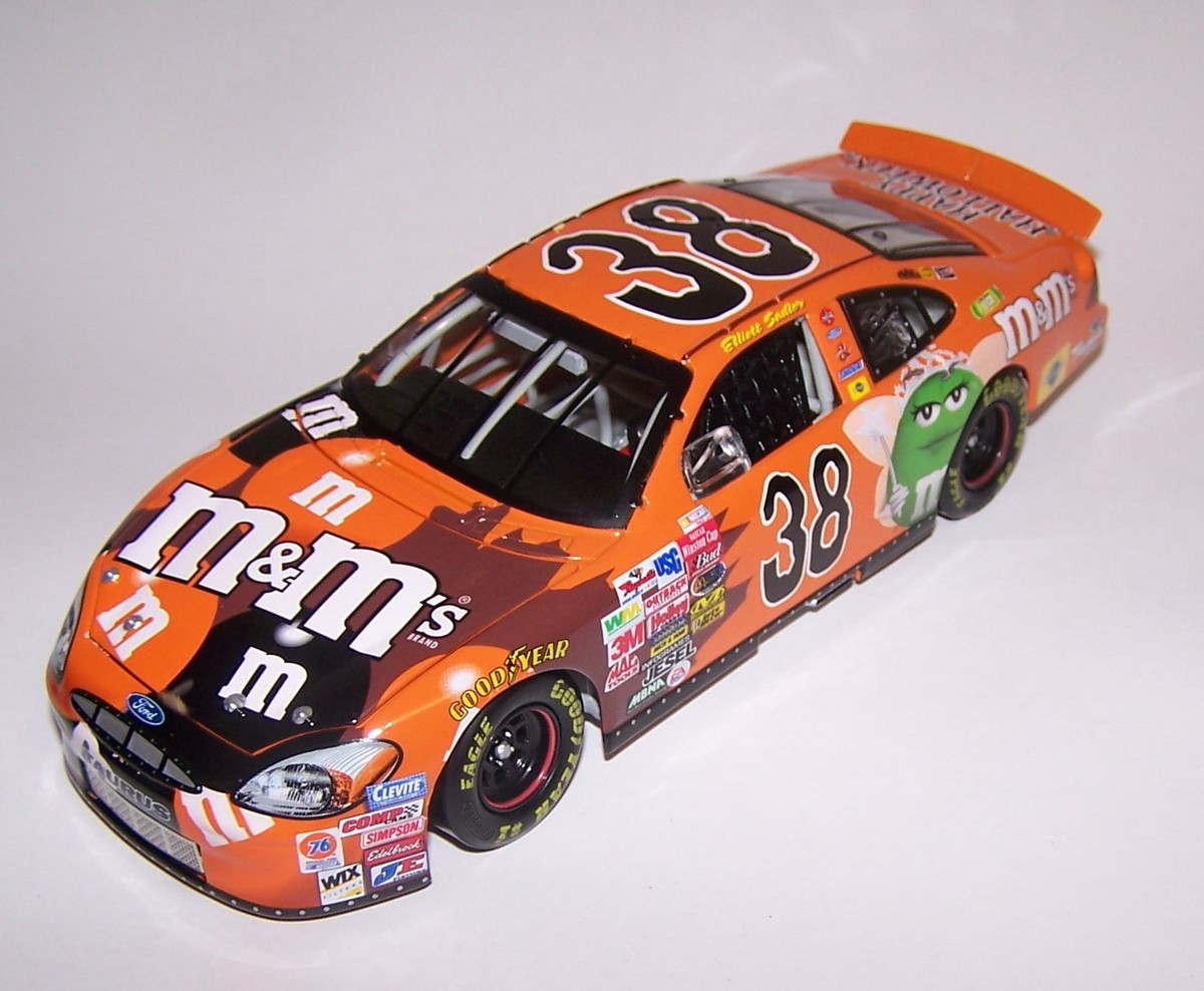 NASCAR 1/64ダイキャストミニカー4台セット Elliott Sadler #38 M&M's / Halloween 2003 Taurus Stock Car