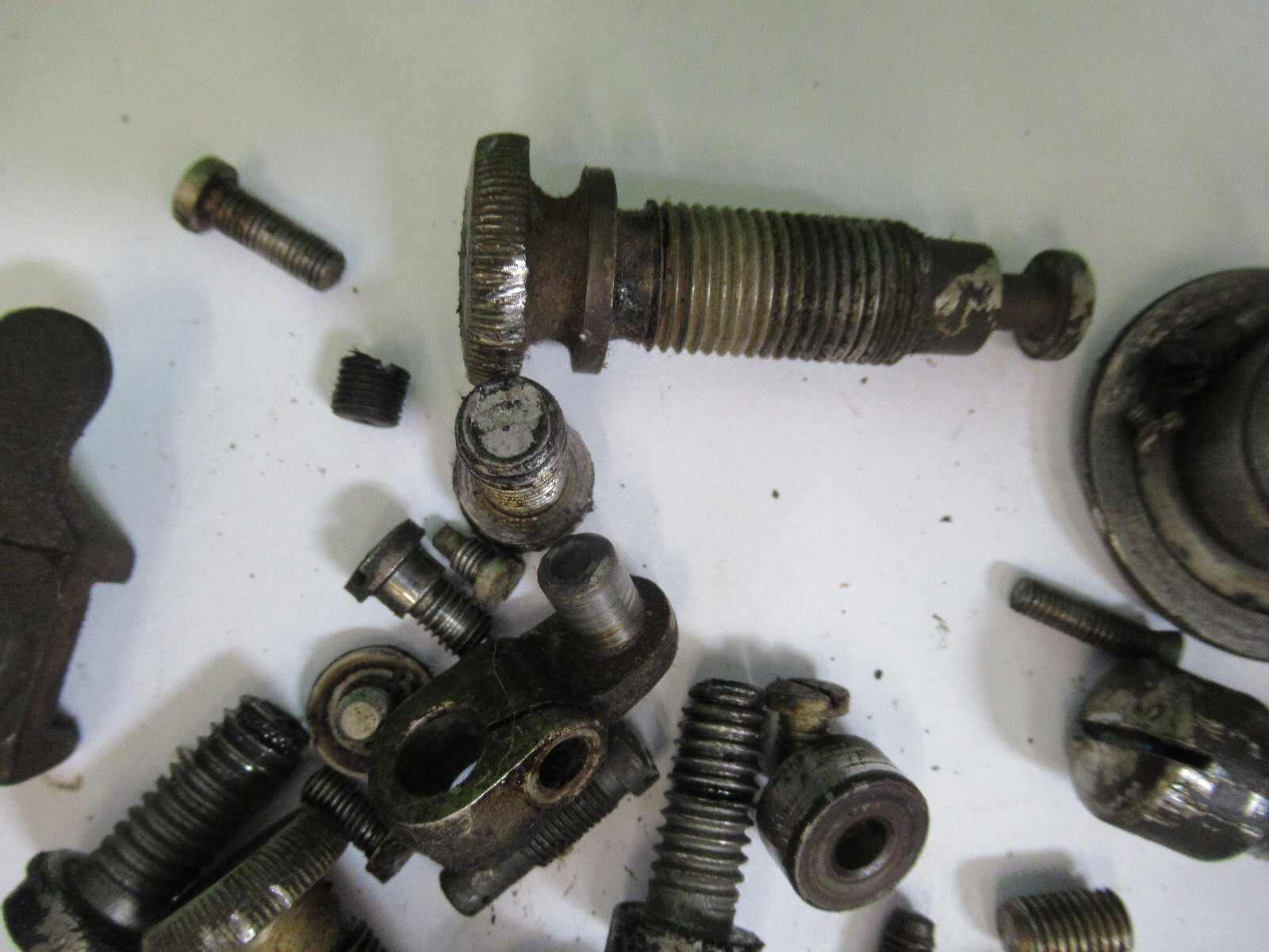 FOR PARTS ASSORTED SCREWS SEWING MACHINE ANTIQUE AS PICTURED Q4A80 eBay