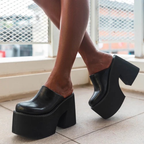Chunky platform store mules