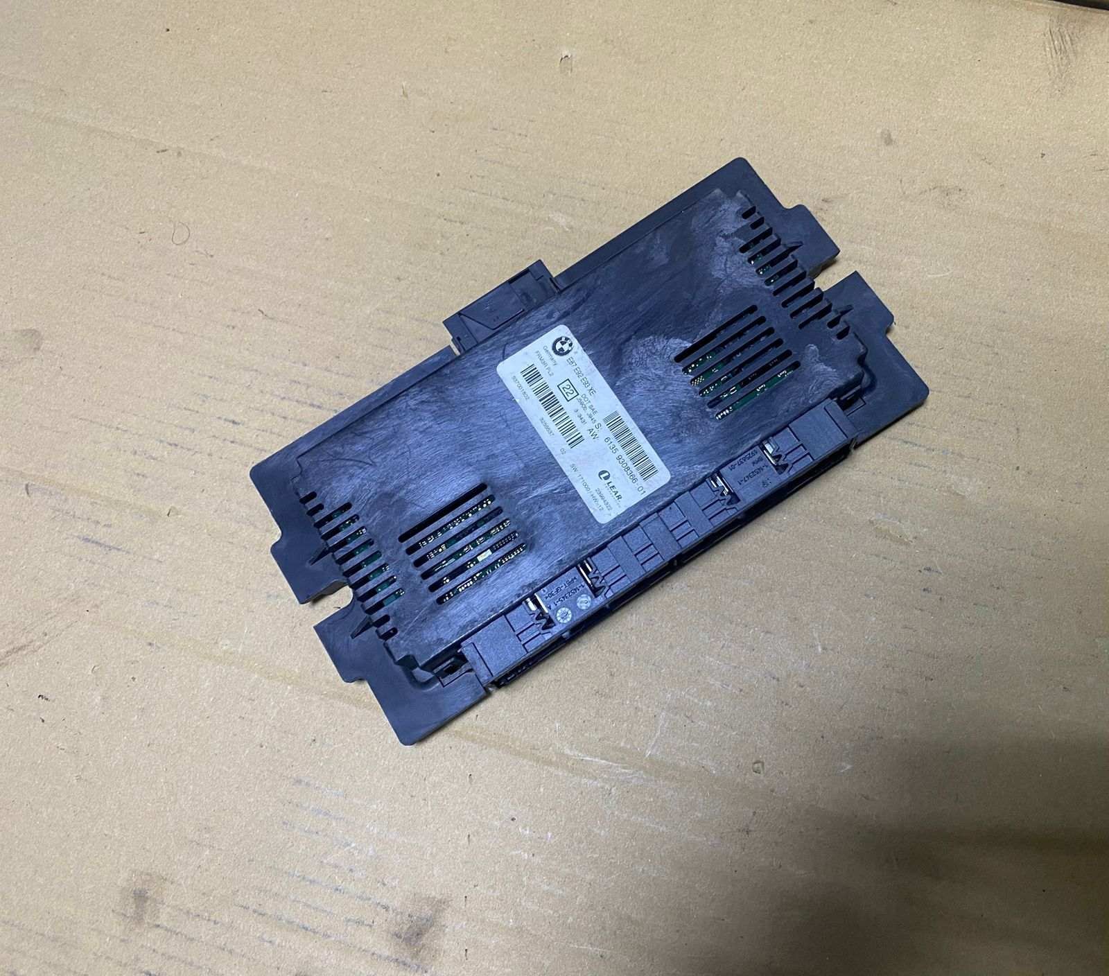 2010-2015 BMW X1 Footwell Light Control Module 9308366 X1 E84, E82, E90, E92 mod