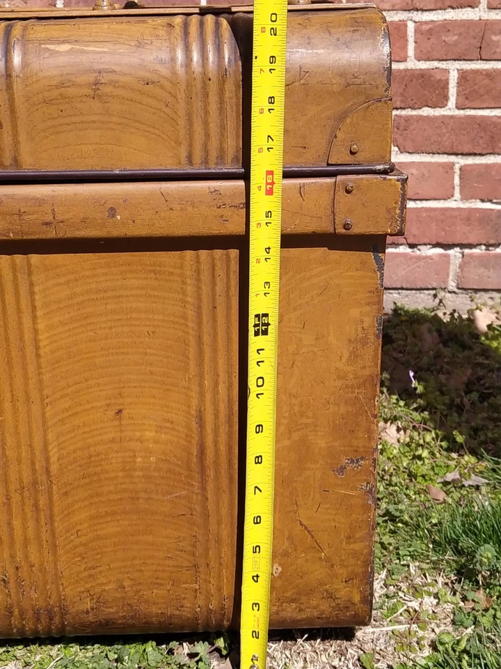 Antiguo baúl de viaje de acero inglés mesa de centro de metal 28x20" Steampunk antiguo Foto 3 de 4