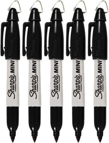 Mini Permanent Markers with Golf Keychain Clips, Fine Point, Black Ink, Pack of - Afbeelding 1 van 1