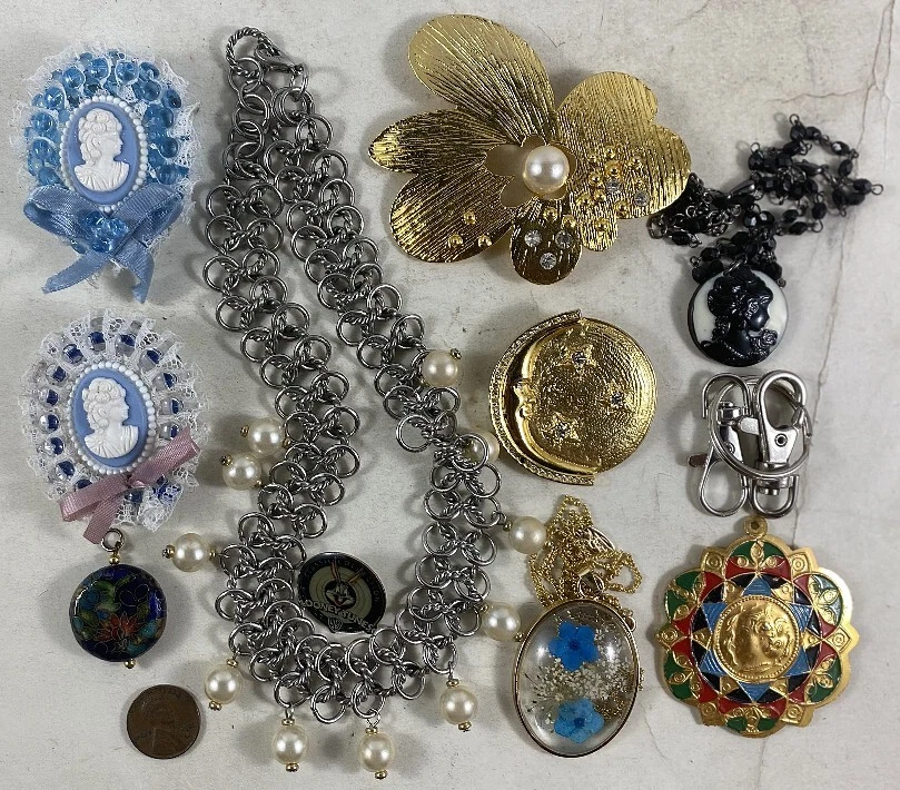 Vintage Costume Jewelry: Where to Begin