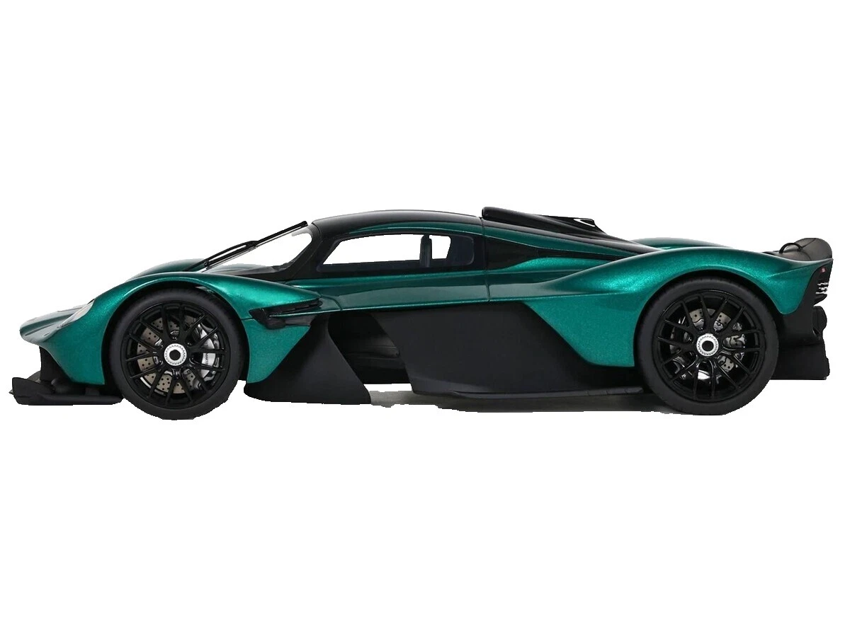 Aston Martin 1:18 Scale Diecast & Toy Vehicles