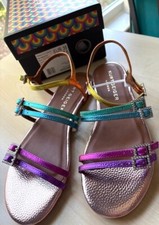 NIB Kurt Geiger Sz 7.5 38 LEATHER PIERRA FLAT SANDALS Multi Color Crystal Buckle