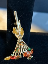 Fall Rake Pumpkin Pin Lot 308
