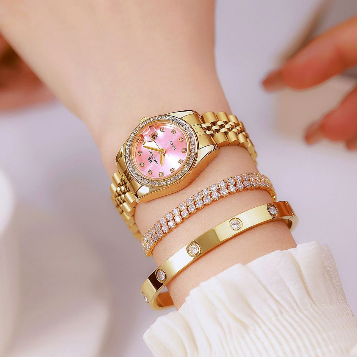 Classic Gold Pink Quartz Watch —Pink Dial & Linked Bracelet Petite Lumine - Watch with pink mother of pearl dial | DW main image 2