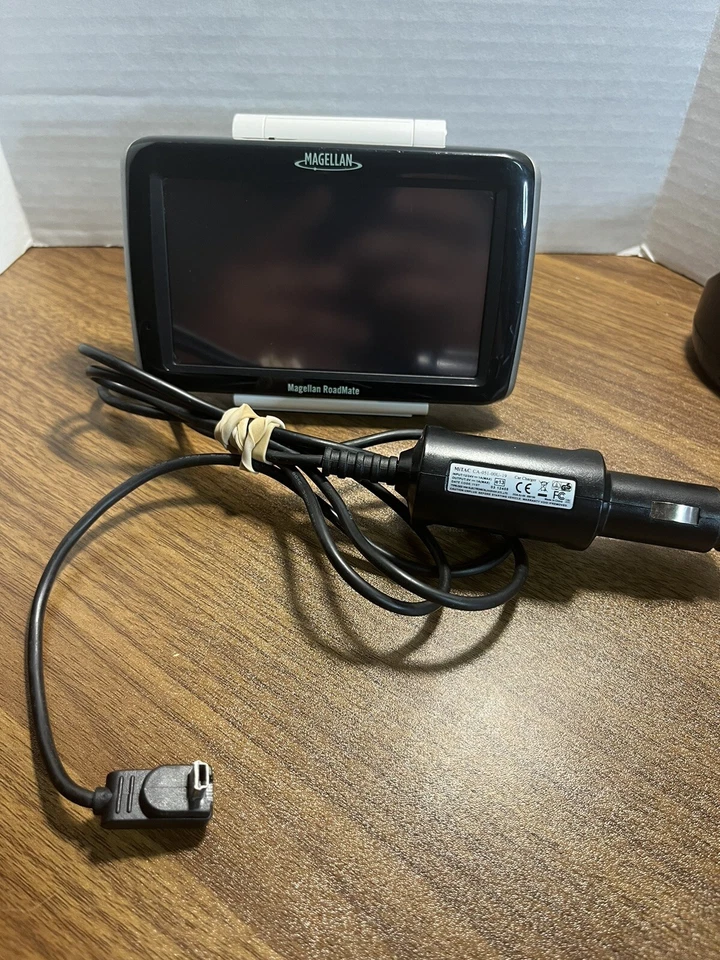 Magellan Roadmate 3120-MU Car GPS Navigation 4.7" big Screen Bundled w/ Charger - Image 2 of 4