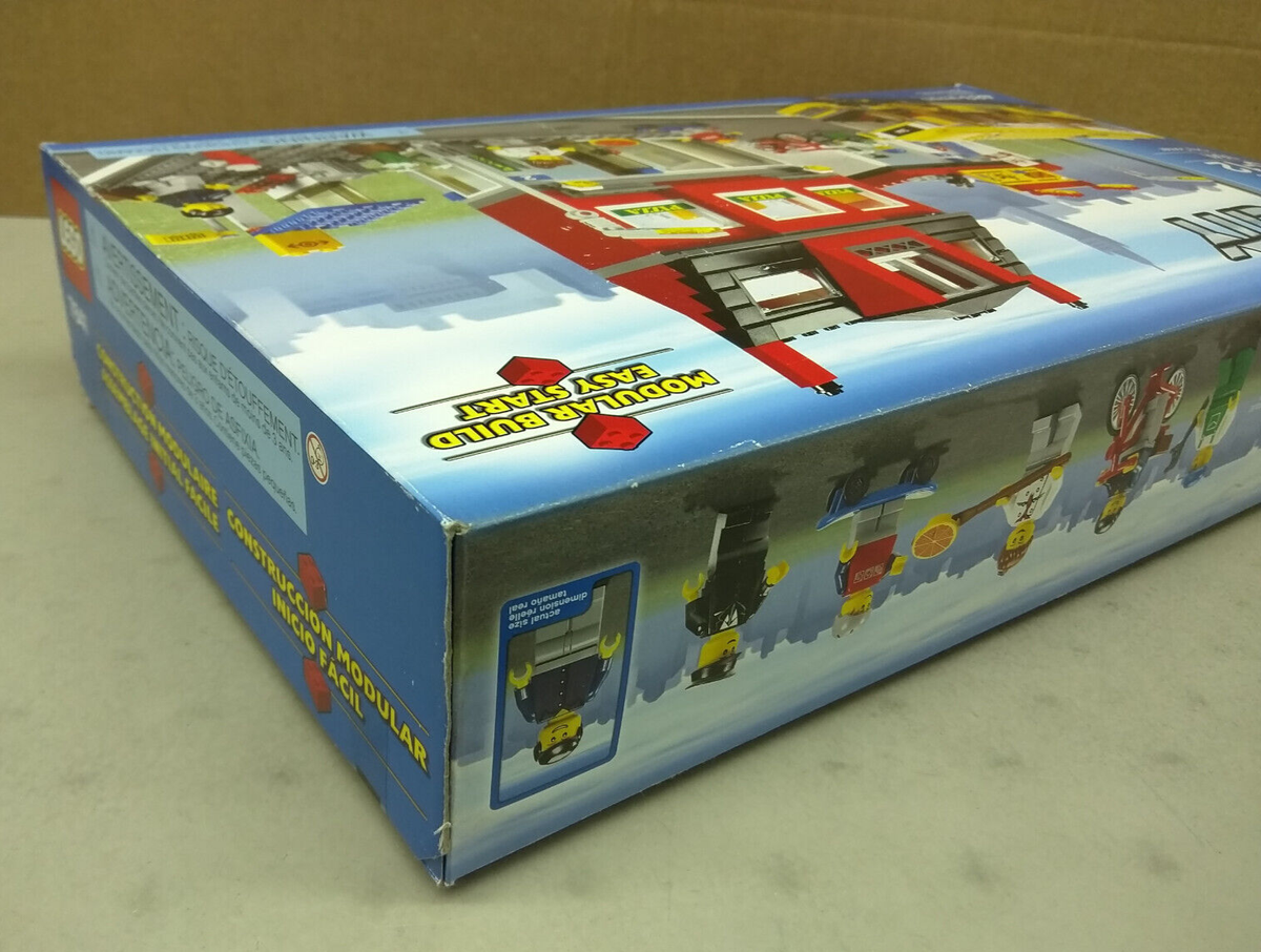 LEGO 7641 City Corner NEW! Bus Stop Bike Skate Shop Pizza