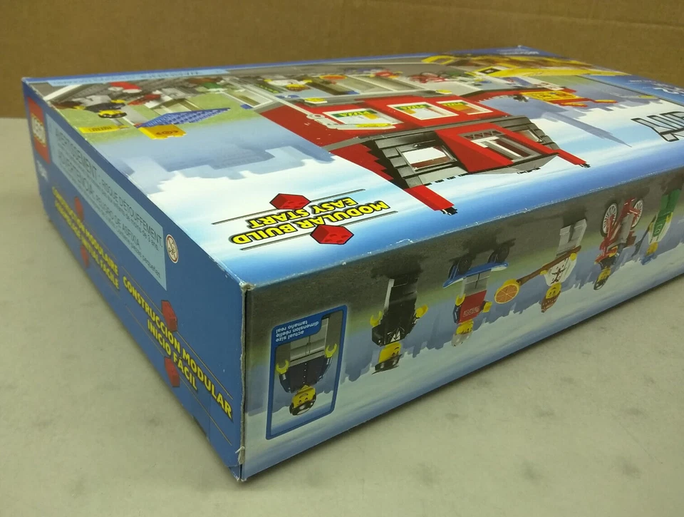 LEGO 7641 City Corner ¡NUEVO! Parada de autobús para bicicleta tienda de patines pizza restaurante ciudad 60031 Foto 3 de 4