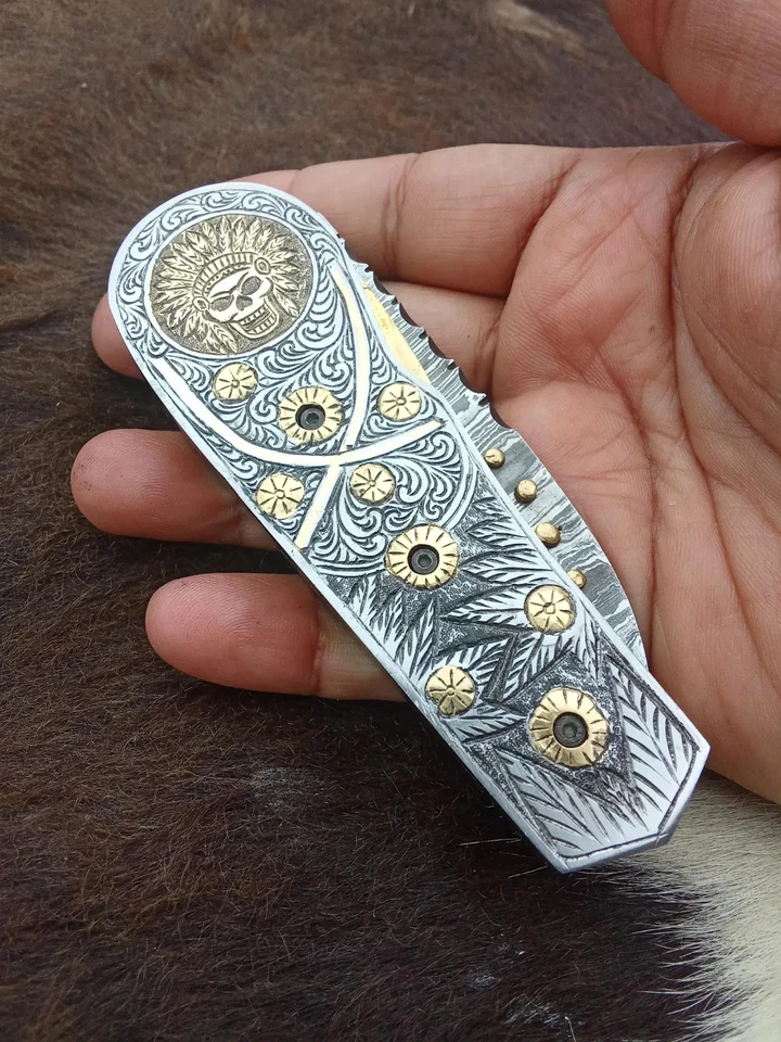 Cuchillo Plegable de Bolsillo de Acero Damasco Grabado a Mano Personalizado Artículo de Coleccionistas Foto 2 de 4