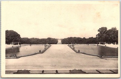 Parc Du Chateau de Versailles Le Parterre D Eau Versailles Unposted Postcard