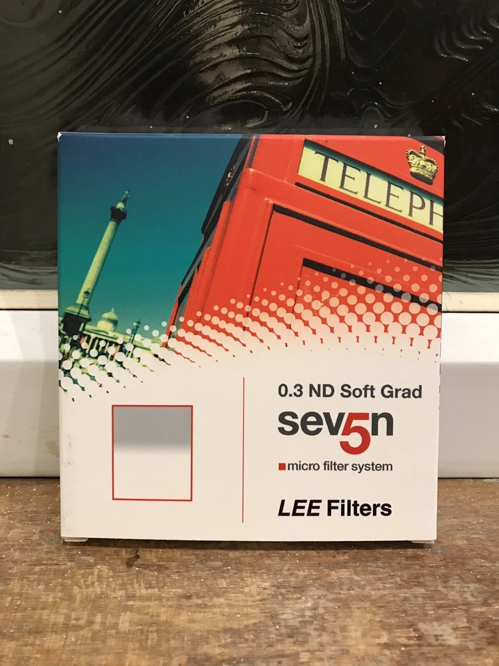 Lee Filters Seven5 Neutral Density Grad Filter ND 0.3 Soft Edge 75 x 90mm + Case - Image 2 of 3