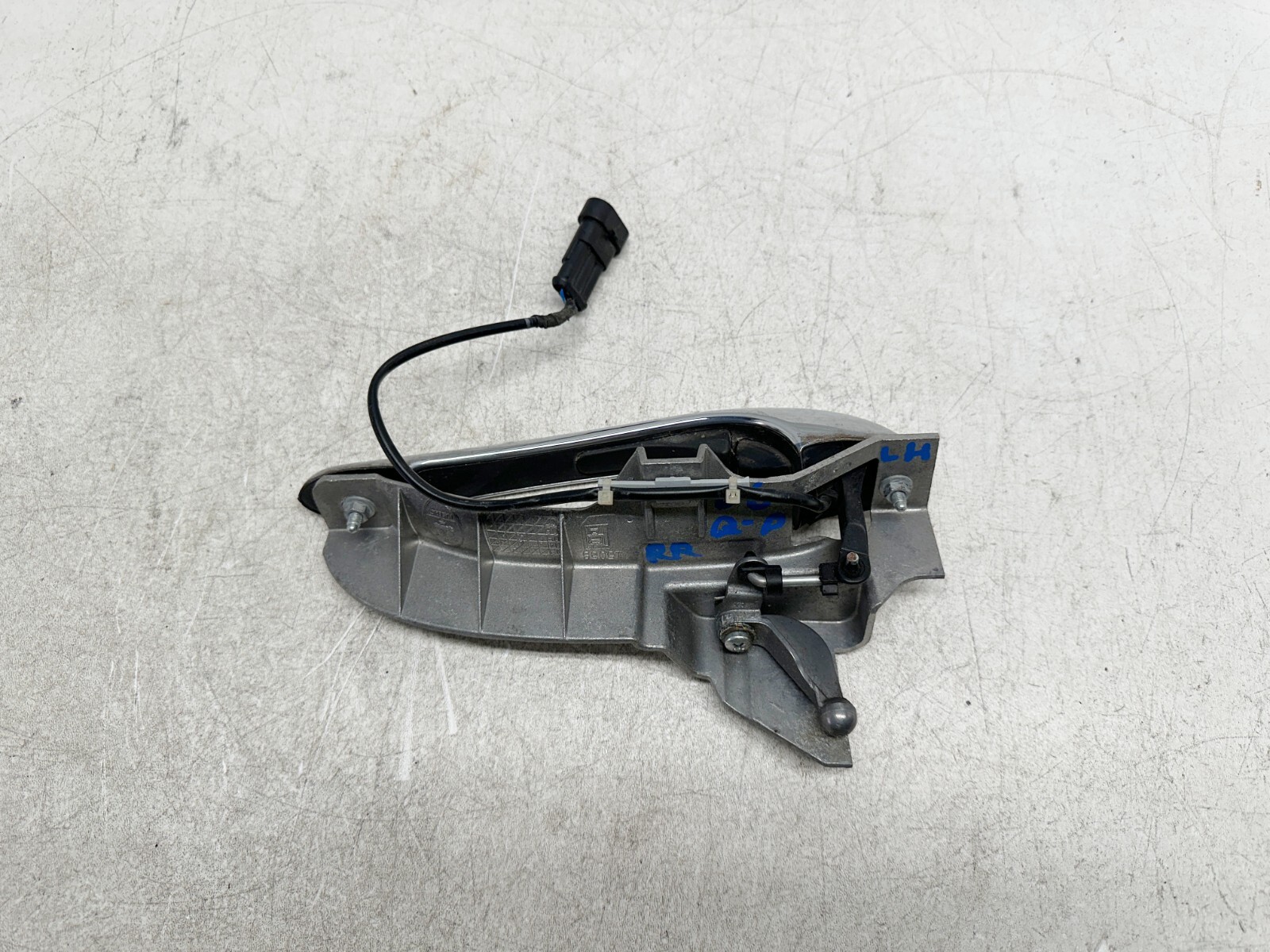 H41068 2003-2012 Maserati Quattroporte REAR EXTERIOR DOOR HANDLE Driver Side OEM