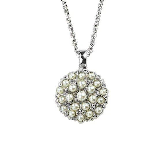 Collares y colgantes artesanales de perlas