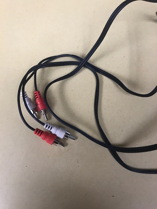 Video Television Cable. Red White AWM 2562 VW-1 300v. 11' 5"