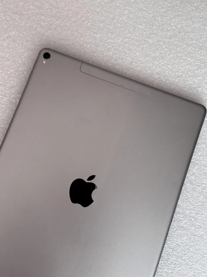 Apple iPad Pro 2nd Gen. 512GB, Wi-FI+4G , 12.9 in - Grey - GOOD - ref 406 - Image 4 of 4