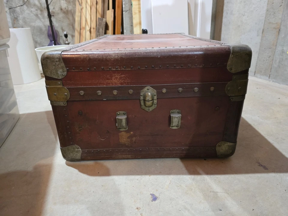 Baúl antiguo de madera/cuero 1900-1950 Foto 4 de 4
