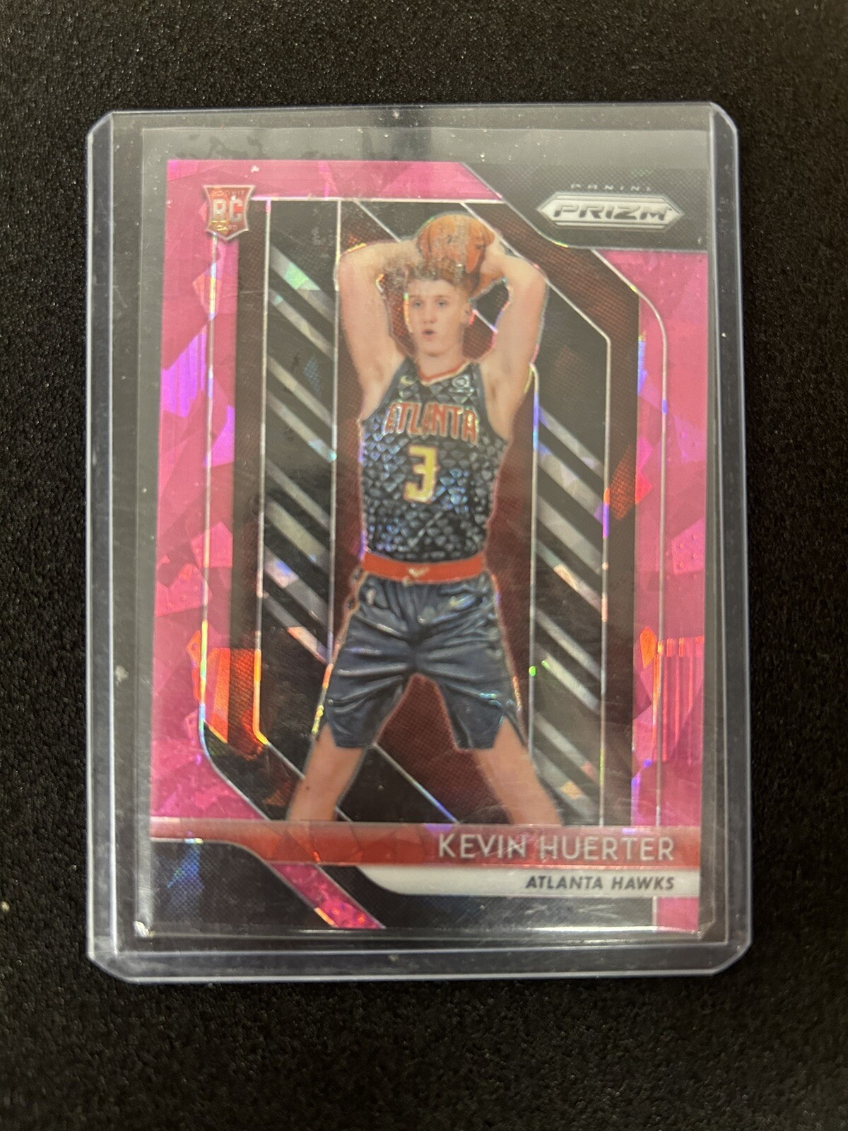2018-19 Kevin Huerter Prizm Pink Cracked Ice Rookie No.68 (RC)