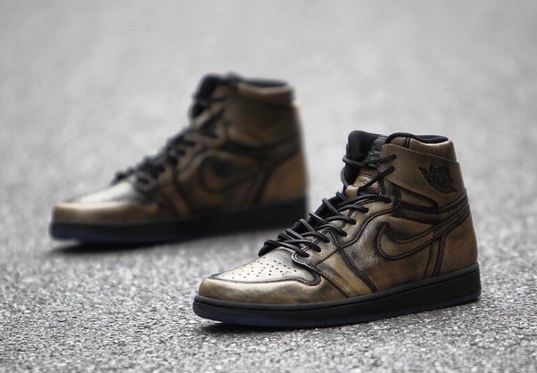 Air Jordan 1 Retro High Wings DS sz 9.5 Only 19K Pairs Made AA2887-035 Gold Toe image 3