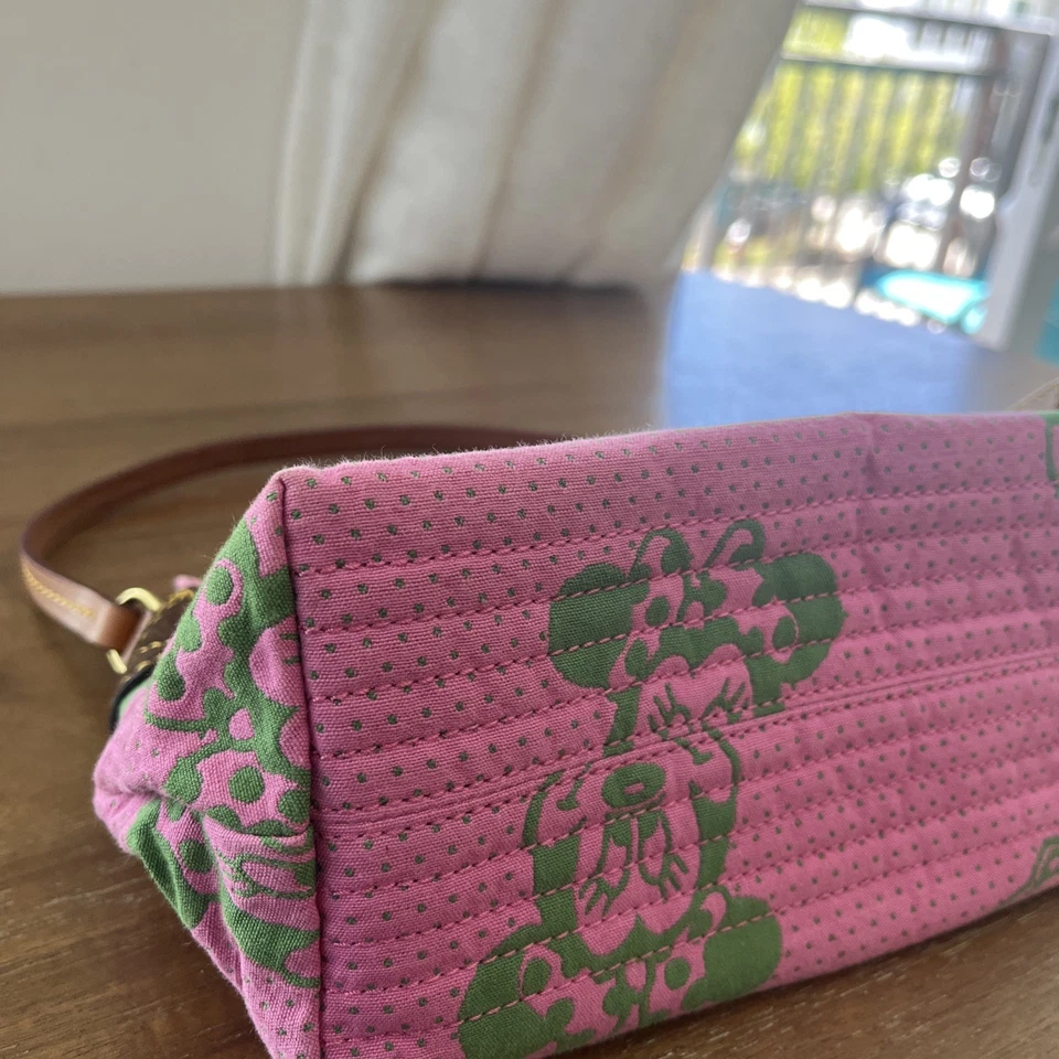 Disney Dooney Mini Crochet Rosa y Verde Foto 4 de 4