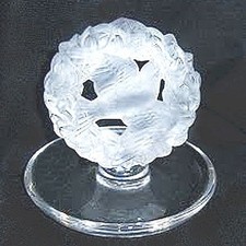 PEACE PIN TRAY Lalique Crystal NEW IN BOX 3.5...