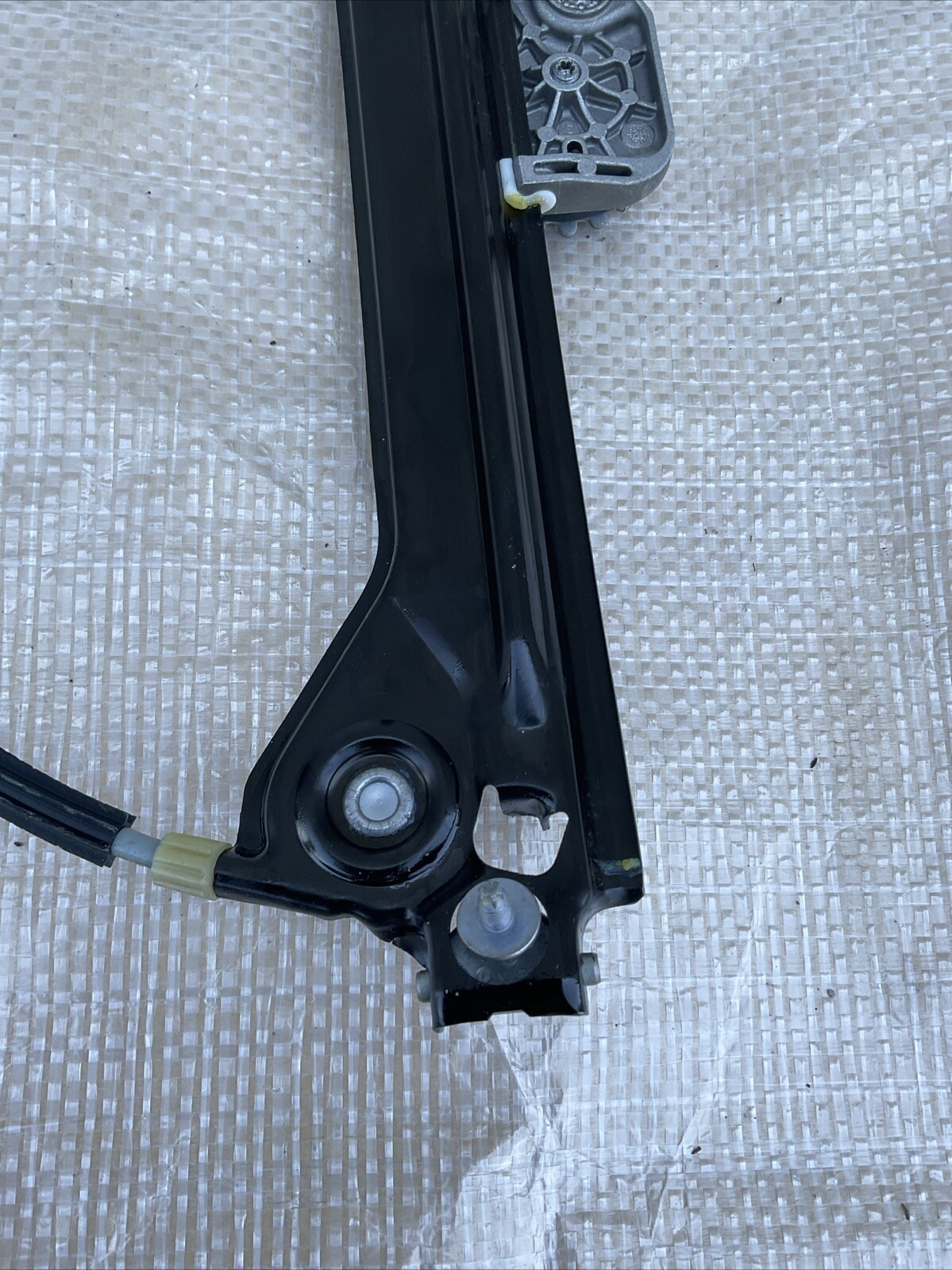 LEFT REAR WINDOW REGULATOR ASSEMBLY OEM 26K 14-19 MASERATI QUATTROPORTE