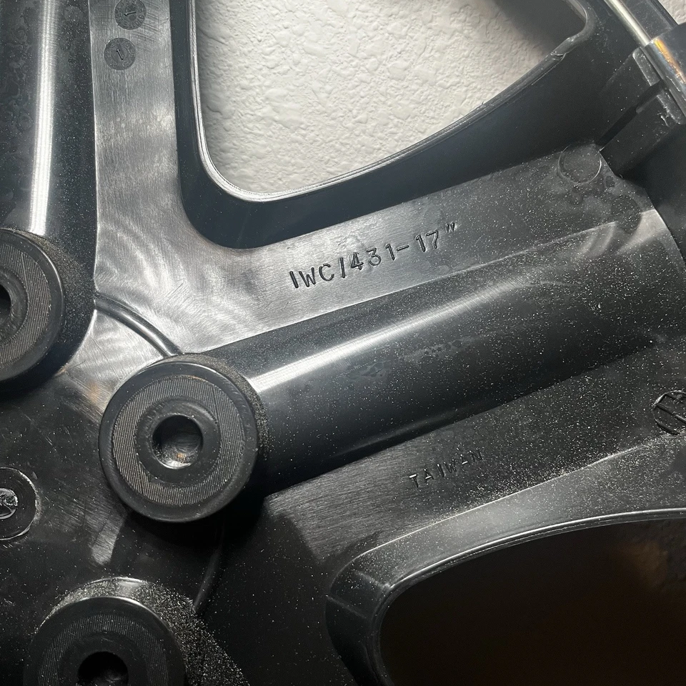 Tapacubos 17" 5 radios NEGRO BRILLANTE AJUSTE UNIVERSAL Tapacubos Llanta/Cubiertas de rueda # 431-17BLK SET Foto 3 de 4