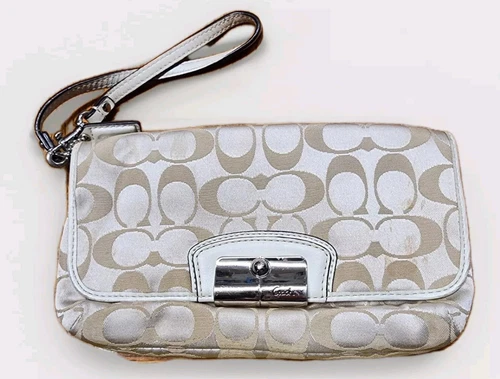 Borsa piccola Coach Wristlet Kristin beige firmata tela bianca bordo pelle