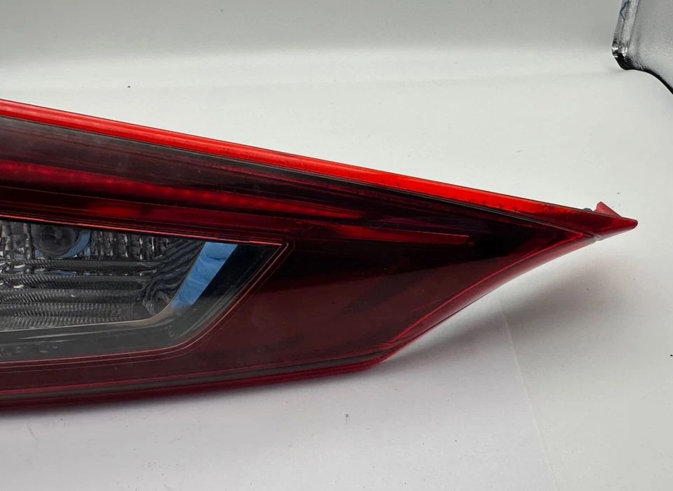 Оригинальный задний левый внутренний задний фонарь со стороны водителя для Mazda 3 Sport 14–18 годов выпуска - Изображение 4 из 4