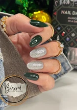 Red ASpen Press on Nails-Head-to-Toe Twinkle, Trudy Medium Almond