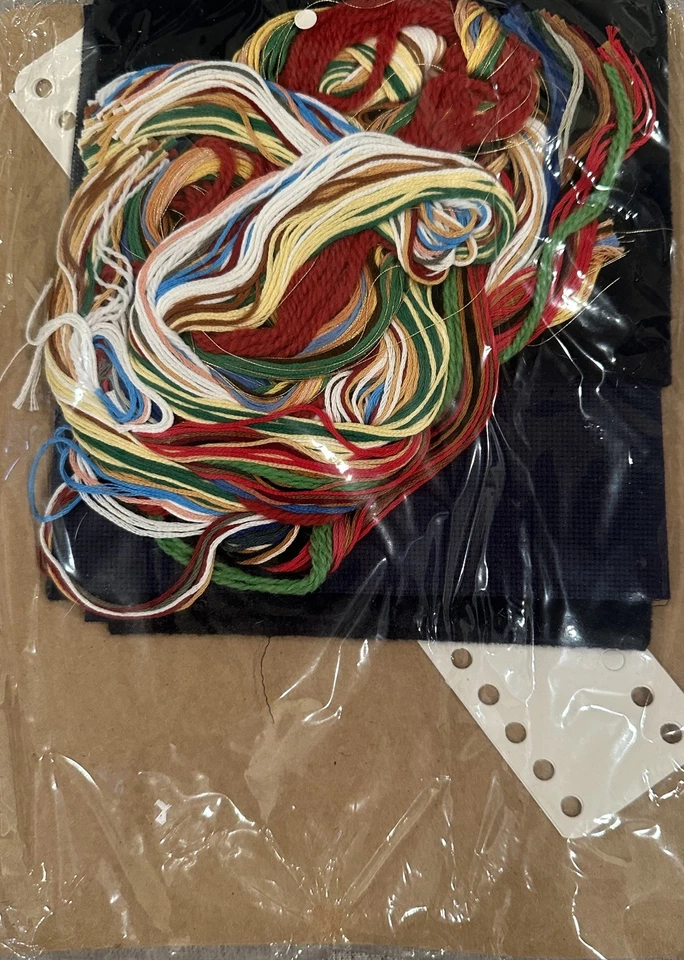 New Dimensions Herald Angels Stocking Gold Collection Cross Stitch Kit 8531 - Image 3 of 4