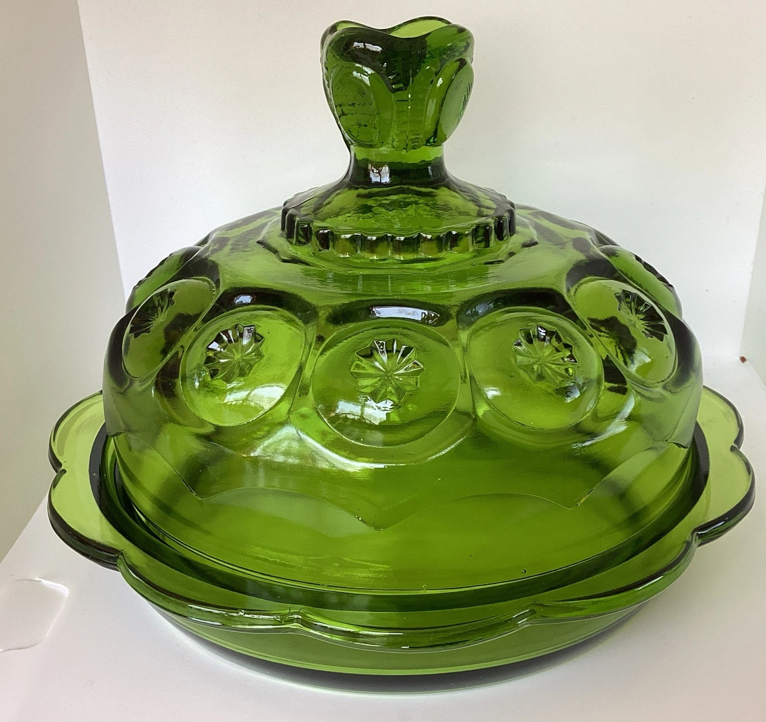 Vintage L E Smith Green Glass Moon And Stars Round Covered Butter/Cheese Dish