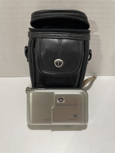HP PhotoSmart E317 5.0 Megapixel Digital Camera w/ Card + Case - Tested/Works