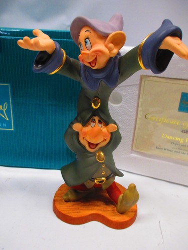WDCC Snow White and the Seven Dwarfs "Dancing Partners" Dopey Sneezy Figurine - Picture 14 of 15