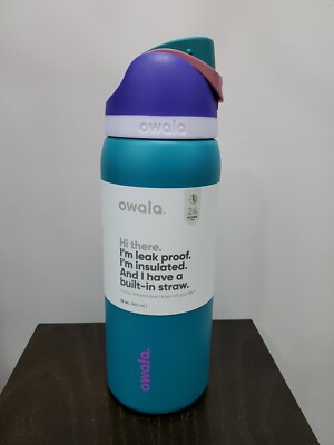Owala FreeSip Stainless Steel Water Bottle / 32oz / Color: 80s Ski