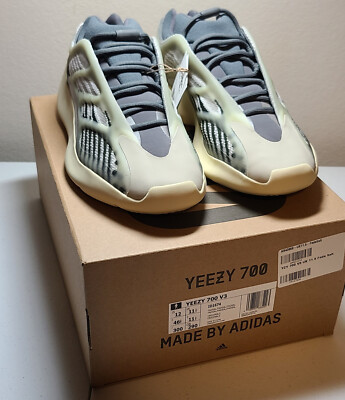 Size 12 - adidas Yeezy 700 V3 Fade Salt 2022 (ID1674) *BRAND  display picture 2