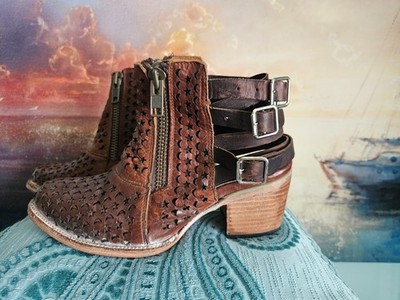Freebird By Steven Dahlia Leather Womens Ankle Booties Size 9 Boho Moon Stars